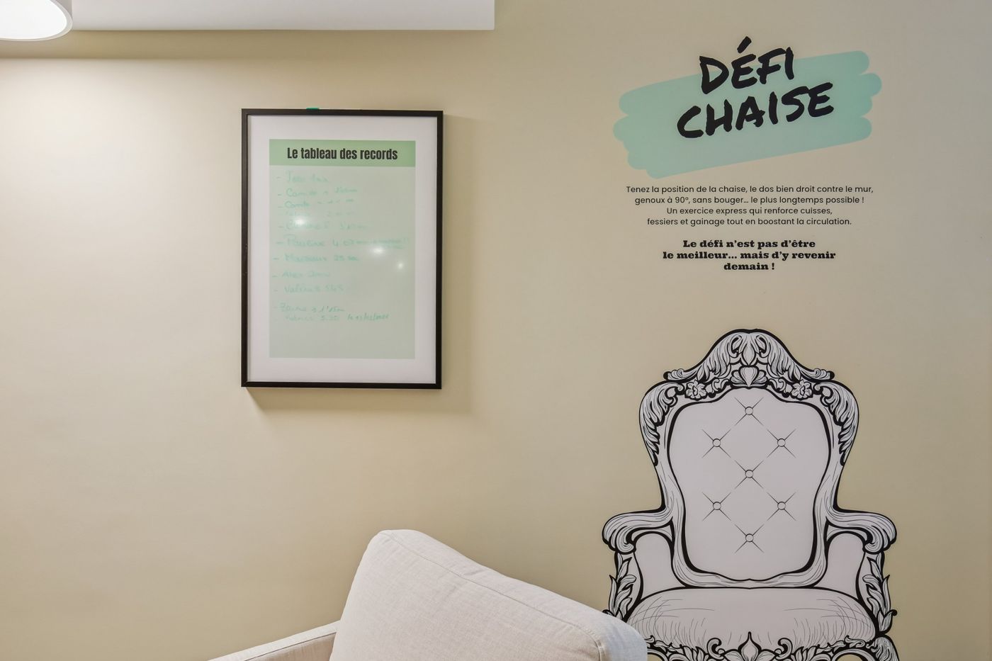 Défi chaise et tableau des records